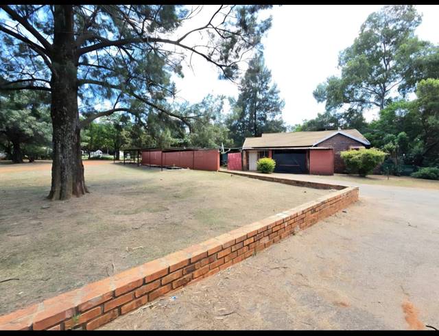 16,466M² SMALLHOLDING FOR SALE IN WALKERVILLE CENTRAL